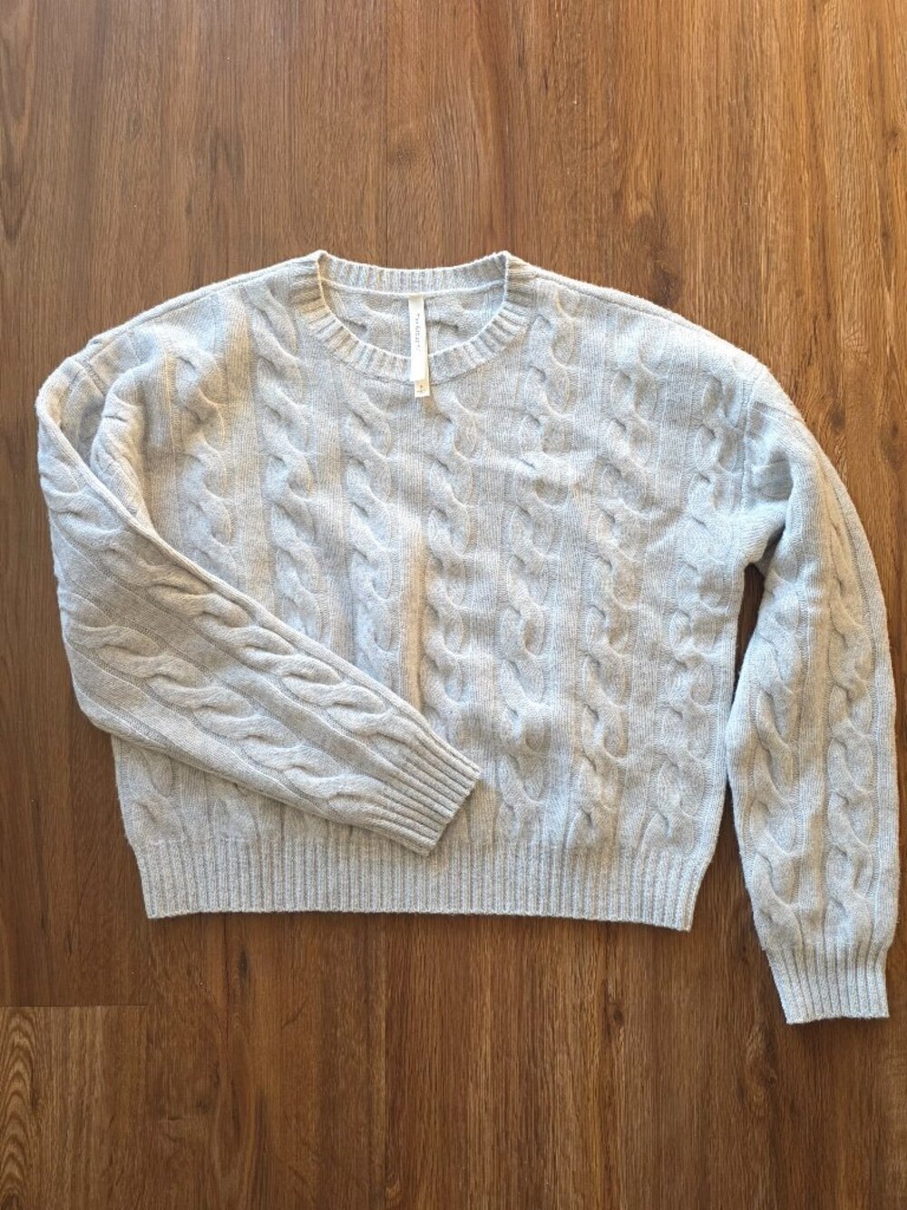 ARITZIA The Group BABATON cable knit sweater Small, Light Grey